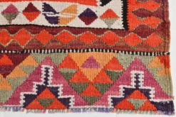 Tapis de couloir tribal kilim géométrique orange et rose