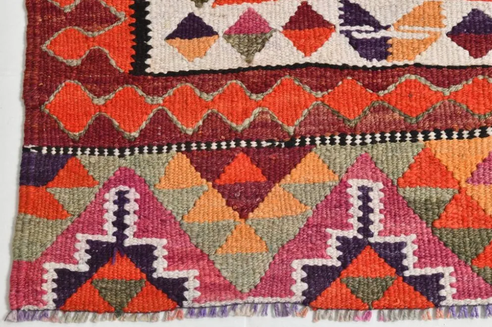 Tapis de couloir tribal kilim géométrique orange et rose