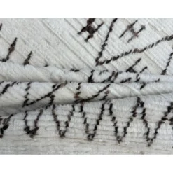 Tapis de style marocain fait main. 100 % laine naturelle. Tapis Beni Ourain moderne.