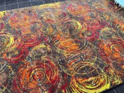 Tapis en laine exceptionnel, fait main, au motif abstrait, dans le style de Kybal, années 1960.