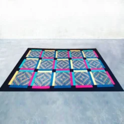 Tapis en laine géométrique 