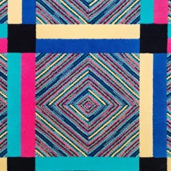 Tapis en laine géométrique 