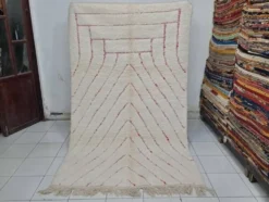 Tapis en laine naturel fait main artisanale traditionnelle taille 2/3 m