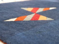 Tapis en laine noué à la main postmoderne du Népal, vintage des années 1980