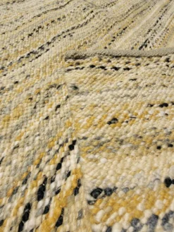 Tapis en laine tissé vintage
