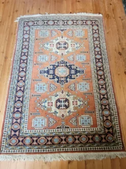Tapis en laine traditionnel turc ou oriental