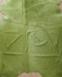 Tapis en peau de vache vert anis 278 cm x 233 cm