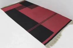 Tapis géométrique moderniste Kilim des années 1950