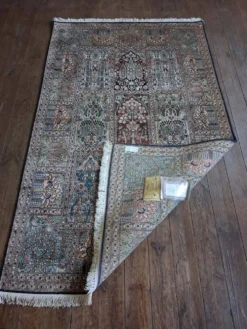 Tapis Indien Cachemire soie fait main 196x122cm