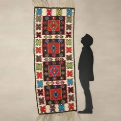Tapis kilim ancien en laine, noué fin, fait main 90 x 35 In