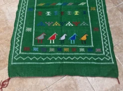 Tapis Kilim berbère tissé à la main : Petit tapis d'appoint tribal marocain
