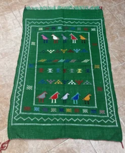 Tapis Kilim berbère tissé à la main : Petit tapis d'appoint tribal marocain