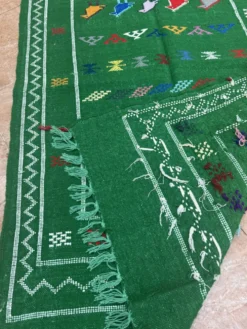 Tapis Kilim berbère tissé à la main : Petit tapis d'appoint tribal marocain