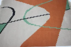 Tapis kilim géométrique avec un petit motif de boîte dans le style d'Antonin Kybal, années 1950.