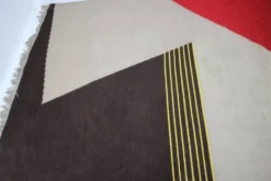 Tapis kilim géométrique du milieu du siècle dans le style d'Antonín Kybal, années 1950.