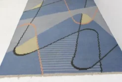 Tapis kilim moderniste géométrique par Antonín Kybal, années 1960.