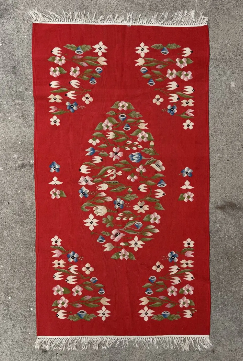 Tapis Kilim roumain années 50