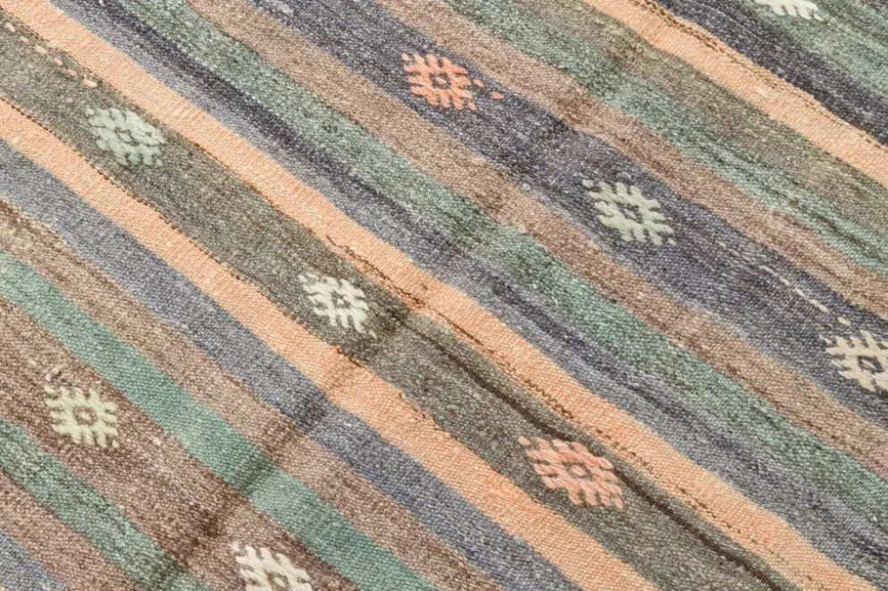 Tapis Kilim vintage rayé vert et marron 6x8, tapis fait main traditionnel