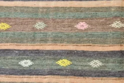 Tapis Kilim vintage rayé vert et marron 6x8, tapis fait main traditionnel