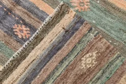 Tapis Kilim vintage rayé vert et marron 6x8, tapis fait main traditionnel