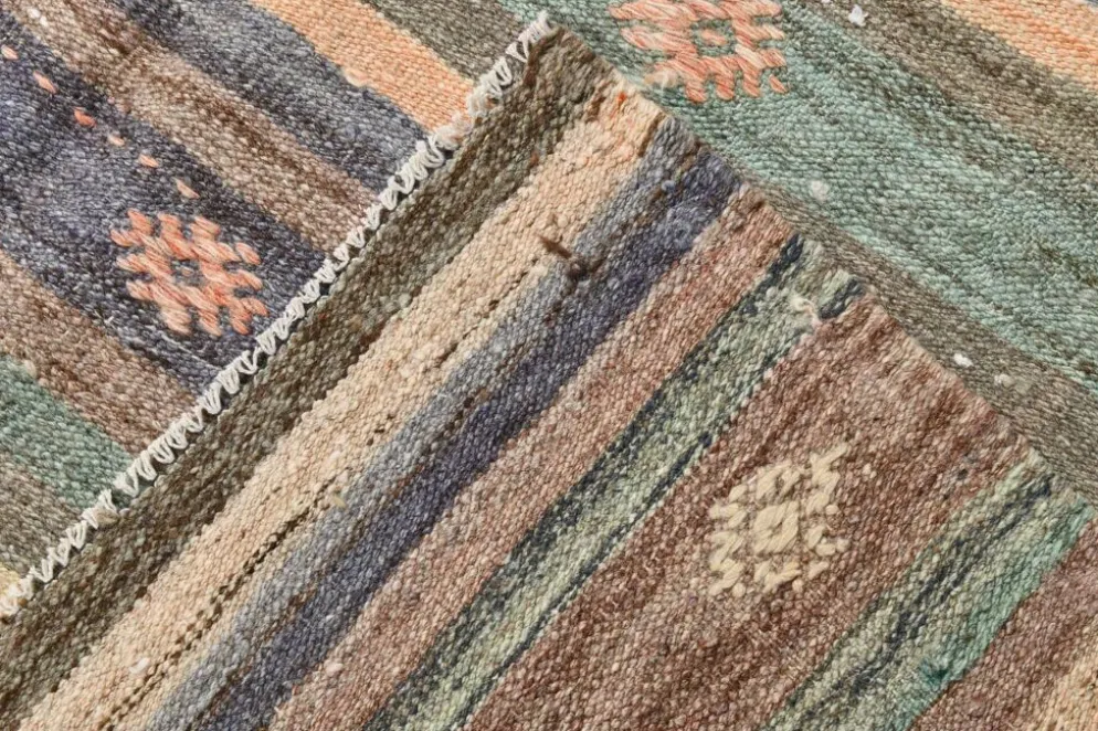 Tapis Kilim vintage rayé vert et marron 6x8, tapis fait main traditionnel