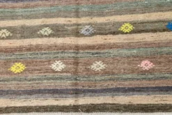 Tapis Kilim vintage rayé vert et marron 6x8, tapis fait main traditionnel