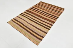 Tapis Kilim vintage 4x7 pour chambre de ferme, 139x215 cm