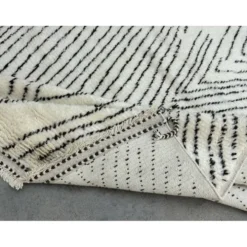 Tapis marocain fait main, 100 % laine naturelle. Tapis Beni Ourain moderne.