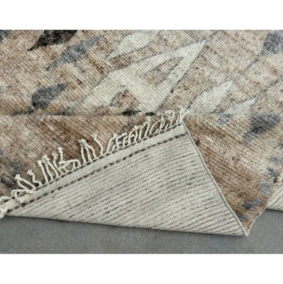 Tapis marocain moderne fait à la main. 100 % laine naturelle. Options personnalisées disponibles.