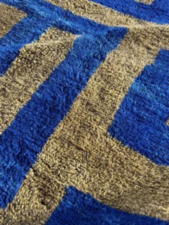 Tapis marocain Mrirt bleu et vert sur mesure en laine, Aftas