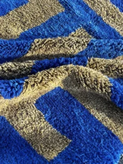 Tapis marocain Mrirt bleu et vert sur mesure en laine, Aftas