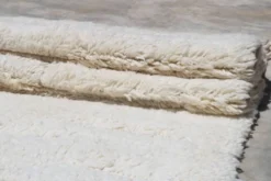 Tapis minimaliste Beni Ourain – 245 × 160 cm - AZ822