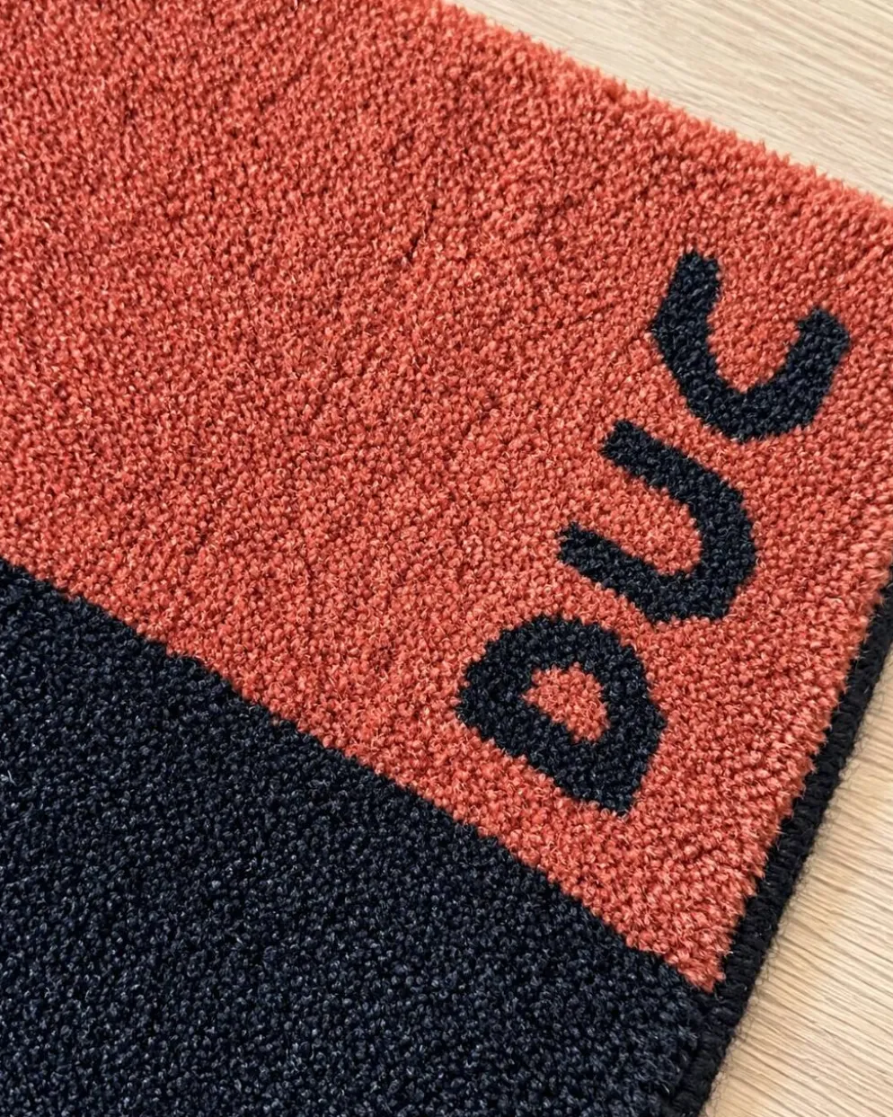 Tapis “Moins c’est plus” Christian Duc pour Toulemonde Bochart, années 80