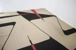 Tapis / moquette géométrique à design abstrait kilim du milieu du siècle, années 1960.