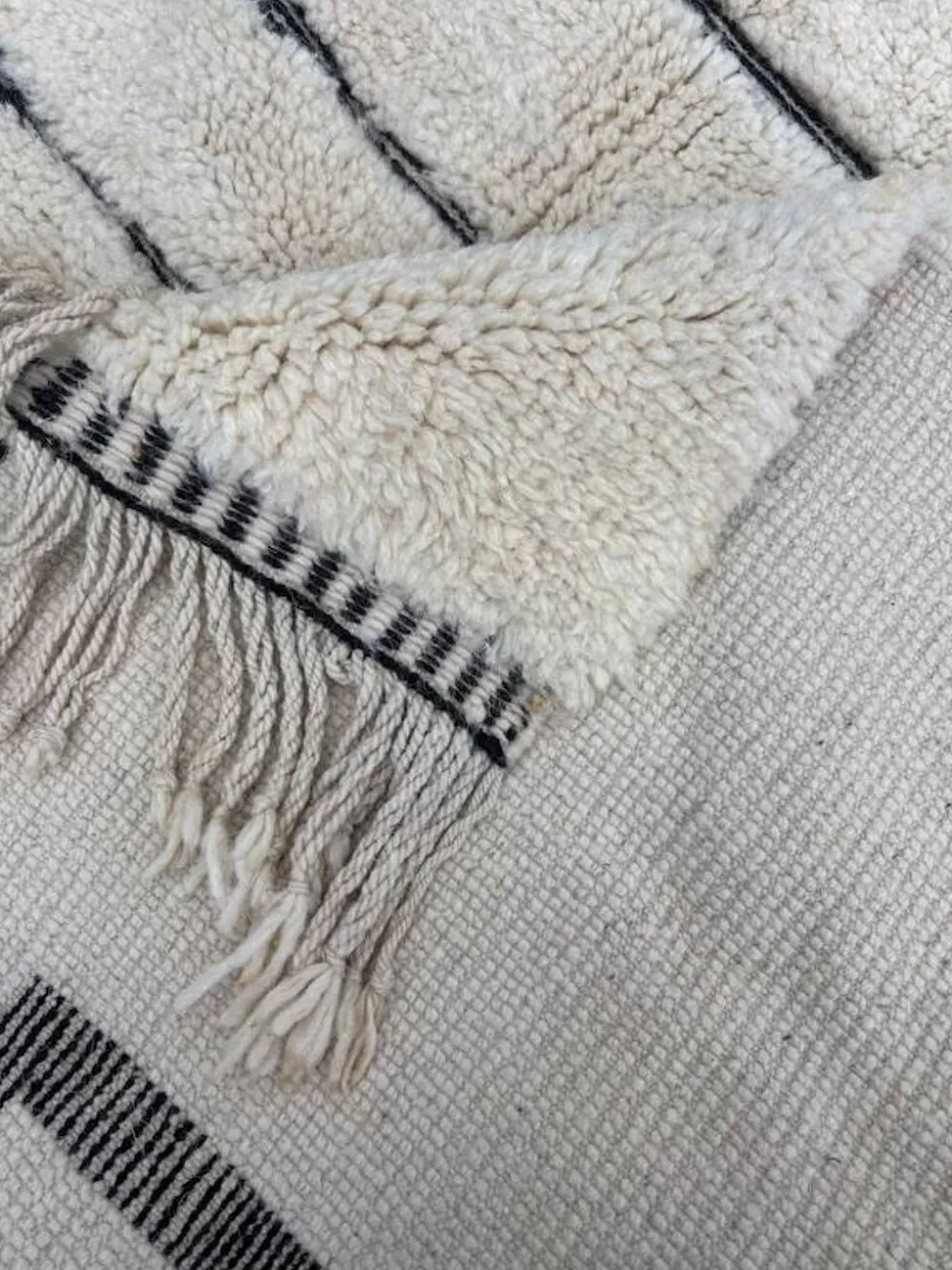 Tapis Mrirt blanc en laine 180×270 cm