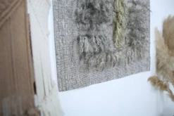 Tapis Mural Vintage Texturé en Laine Naturelle – Tons Gris & Crème, 90x98