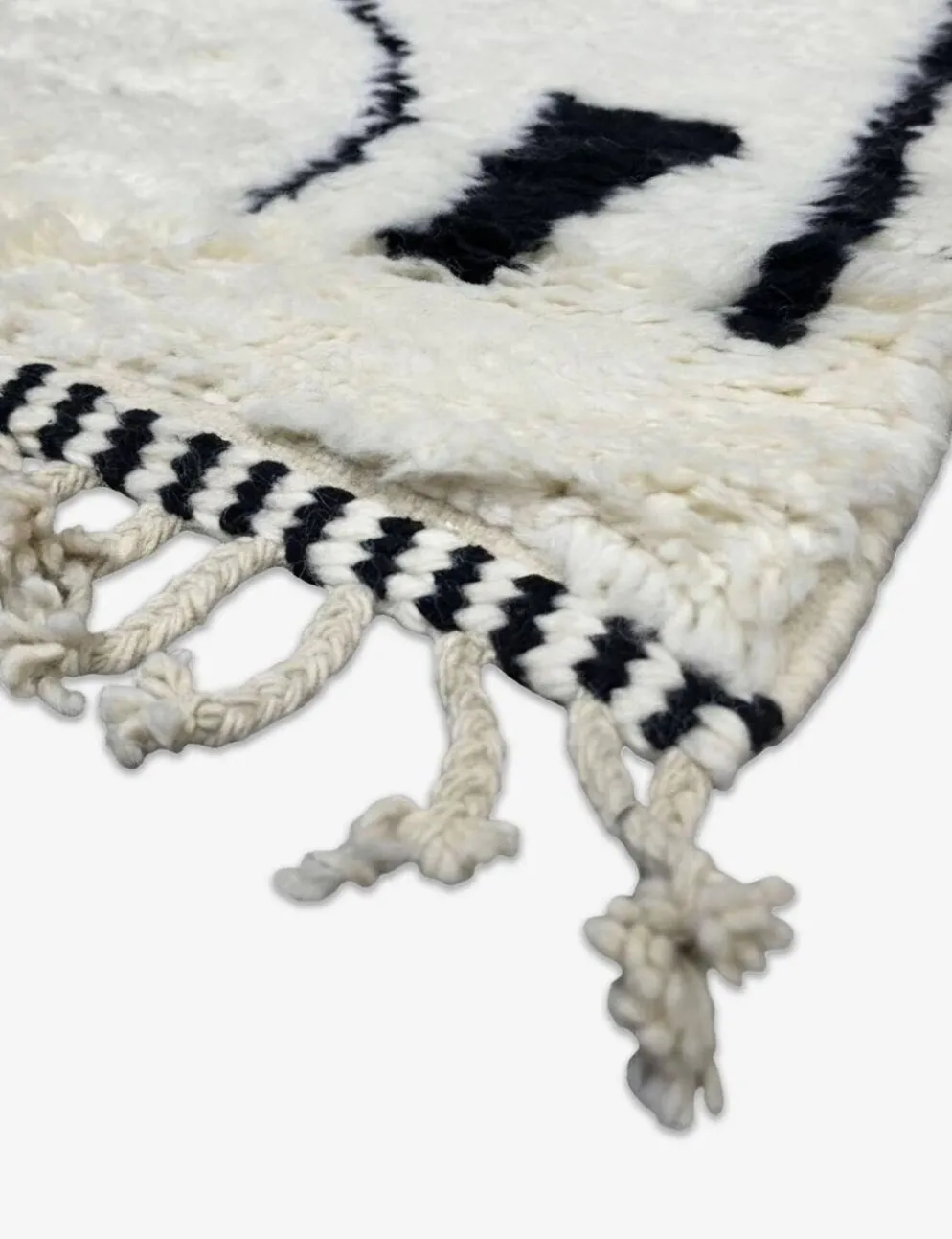 Tapis noir et blanc contemporain - 300 x 210 cm