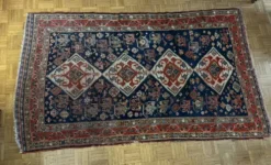 Tapis nomade persan Qashqai ancien fait main – fond bleu 94x112cm