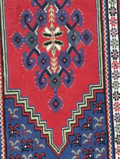 Tapis oriental en laine tissé à la main – 220 × 100 cm