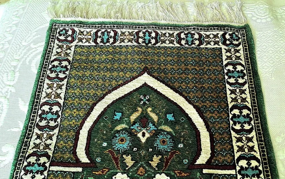 Tapis oriental Soie Fait main prière Tunisie rectangulaire 2007