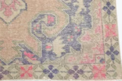 Tapis oriental vintage turc crème et rose, 121 x 208 cm