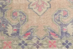 Tapis oriental vintage turc crème et rose, 121 x 208 cm