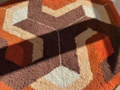Tapis ou moquette hexagonale rare du milieu du siècle, Danemark, années 1960.