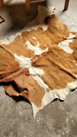 Tapis peau de vache vintage 1970