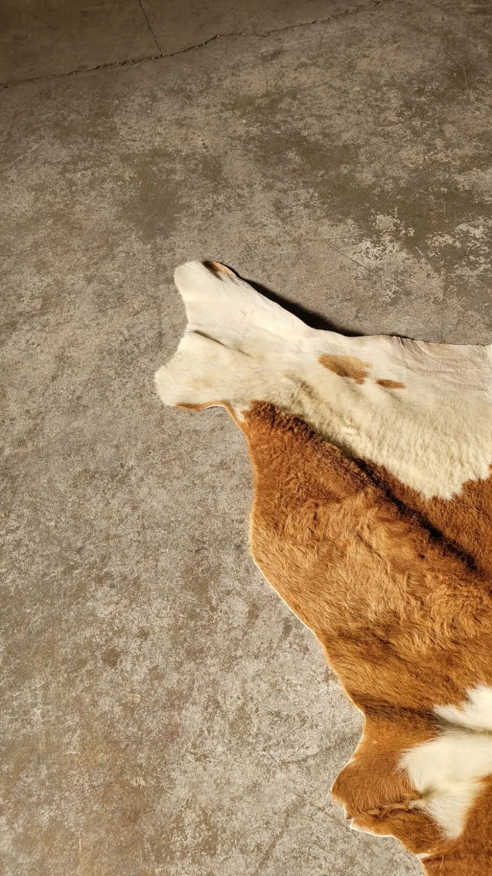 Tapis peau de vache vintage 1970