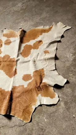 Tapis peau de vache vintage 1970
