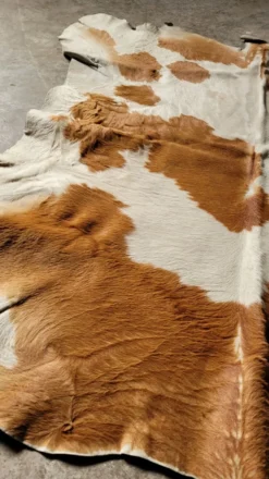 Tapis peau de vache vintage 1970