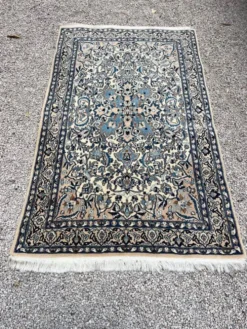 Tapis persan ancien