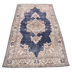 Tapis persan vintage en laine beige et bleu 4x7, tissé à la main, 116x198 cm