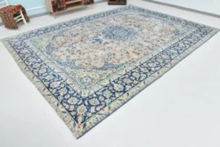 Tapis persan vintage tissé main, motif floral, laine beige et bleu, 301x414 cm